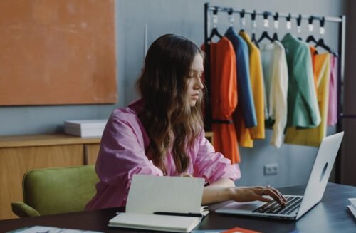 entrepreneur_working_03